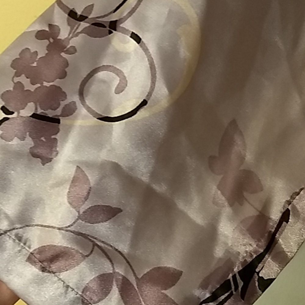 Floral Robe - Picture 4 of 4